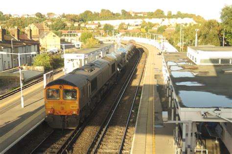 66730 Strood GB Railfreight Class 66 No 66730 Whitemoo Flickr