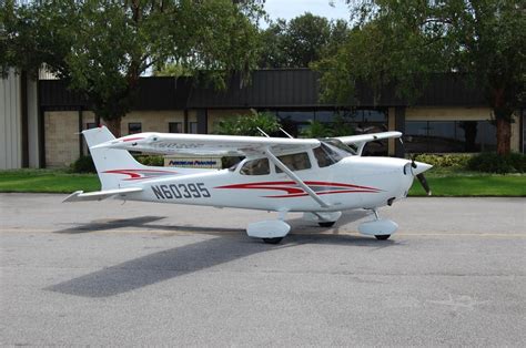 Aircraftdealer Cessna Skyhawk N