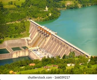 Hydroelectric Power Station Stock Photo 166039217 | Shutterstock