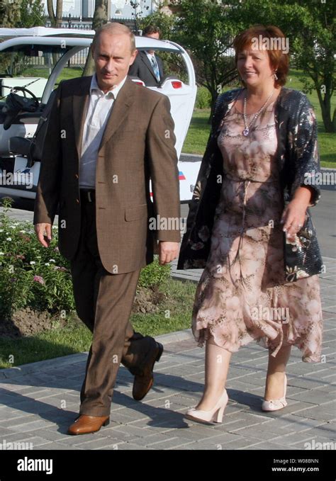 President vladimir putin wife lyudmila hi-res stock photography and ...