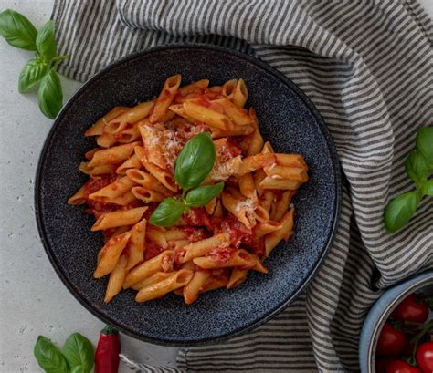 Pasta Arrabiata Pasta In Pittige Tomatensaus My Food Blog