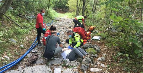 Resia Cade Durante Un Escursione Trauma Cranico Per Una Enne