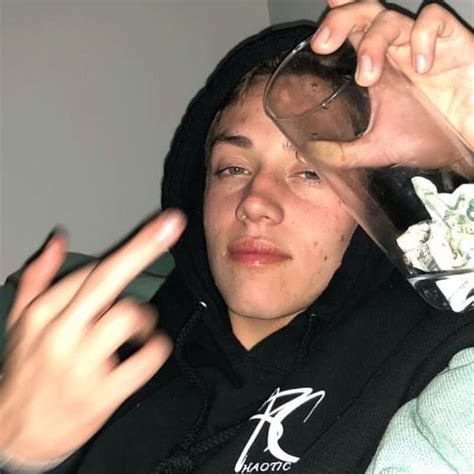 Ethan Cutkosky Carl Shameless Carl Gallagher Shameless Characters