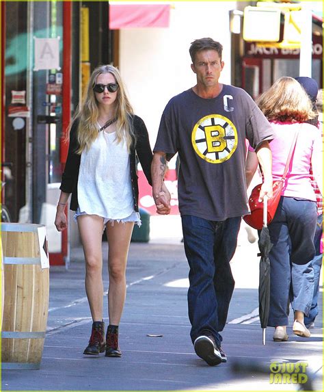 Amanda Seyfried & Desmond Harrington Hold Hands in NYC!: Photo 2709376 | Amanda Seyfried Photos ...