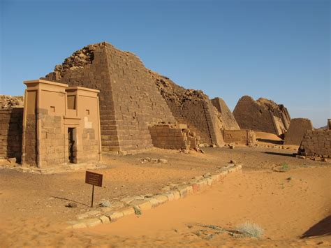 Meroe, Northern Pyramids (2) - Livius