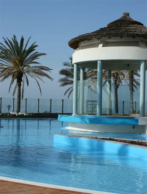 34 Glorious Pool Gazebo Ideas