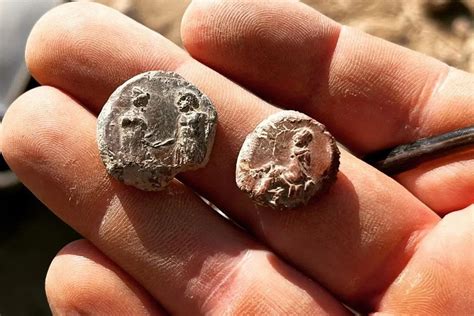 Archaeologists Unearth Over 2 000 Seal Impressions In Ancient Doliche