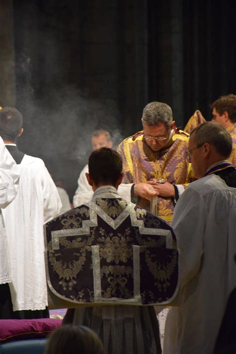 Ordinations Ce Matin La Cath Drale De Chartres Liturgia