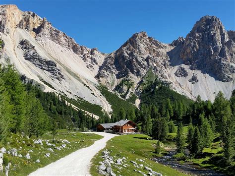 Dolomites Hut To Hut Hiking Tours Hut To Hut Hiking Dolomites