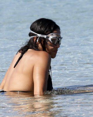 Michelle Rodriguez Wearing Skimpy Black Bikini At The Beach In Sardinia Porn Pictures XXX