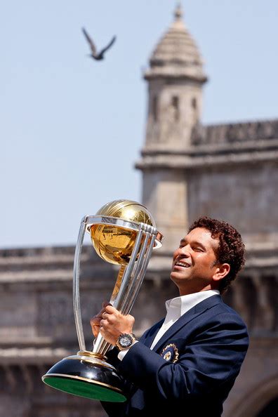 Sports Wallpaper : sachin tendulkar images 2011 ICC World Cup trophy