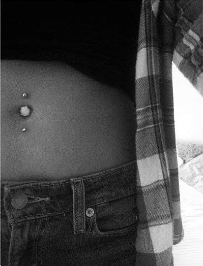 I Wouldnt Mind A Dermal Under My Navel Piercing Dermal Piercing