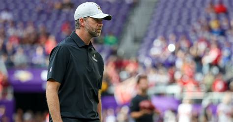 Vikings offensive coordinator Wes Phillips defends RG Ed Ingram ...