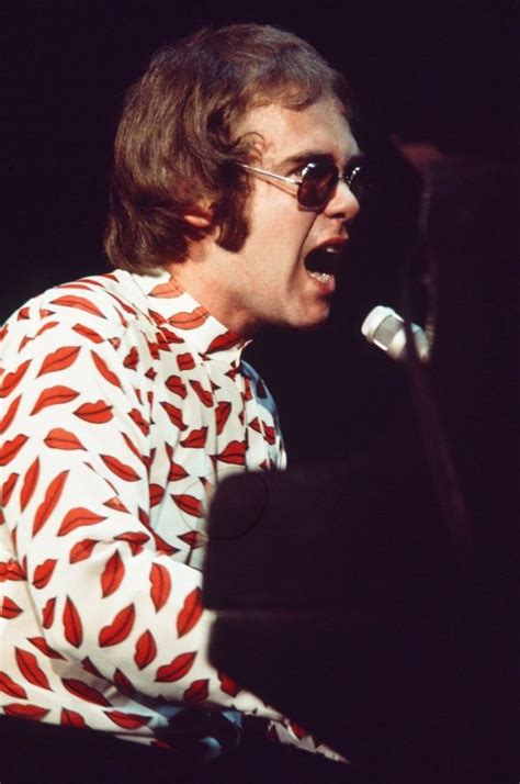 30 Flamboyant Stage Costumes of Elton John During the 1970s ~ Vintage ...