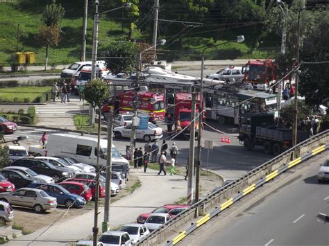 Accident La Podul Calvaria Ntre Un Tramvai I Un Troleibuz Update