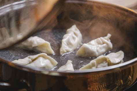 Cómo hacer la receta de gyoza casera y rellenos empanadilla japonesa