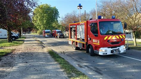 Pont Sainte Maxence Un Accident De La Route Entre Trois Voitures Fait