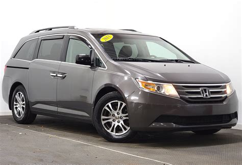 2013 Honda Odyssey Grey Van - The Carfect