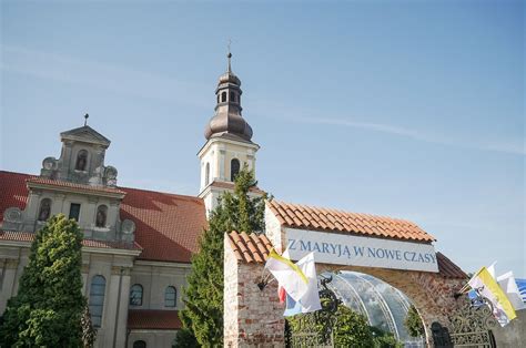 Koronacja obrazu Matki Bożej z Dzieciątkiem w Smolicach Archidiecezja