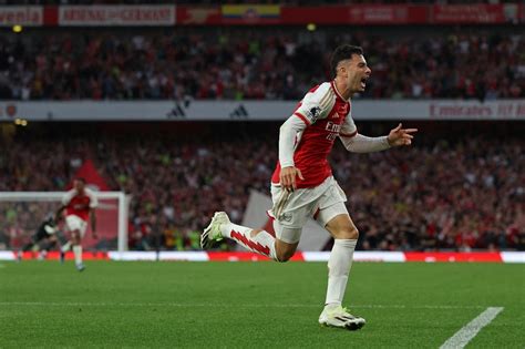 Gabriel Martinelli Decide Arsenal Vence Manchester City E Assume A