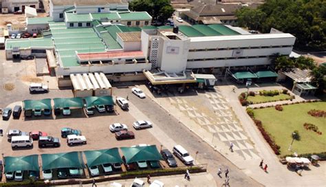 Hospital Central De Maputo Edif Cio Moderno Na Av Mondlane Dos Anos