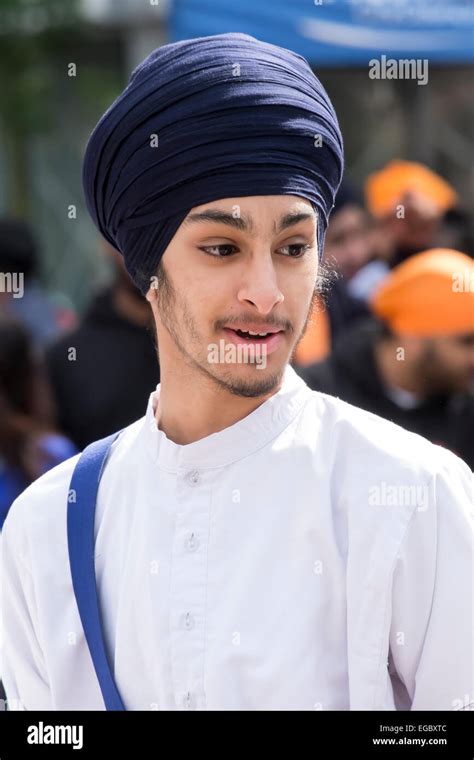 Traditional Sikh Martial Arts Hi Res Stock Photography And Images Alamy