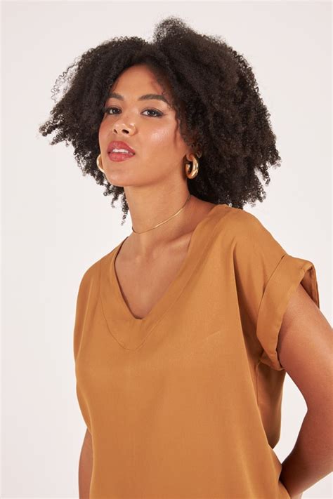 BLUSA VISCOSE LISA BÁSICA DECOTE V