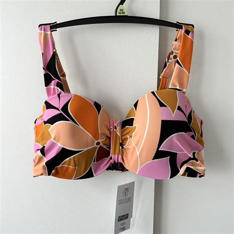 Supportive Patterned Bikini Top With Clasp Back Depop