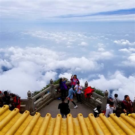 Mount Emei Golden Summit - China ChengDu Tours, Chengdu Panda Volunteer ...