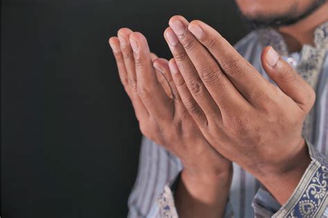 Berikut Bacaan Niat Solat Tahajjud Beserta Tata Cara Doa