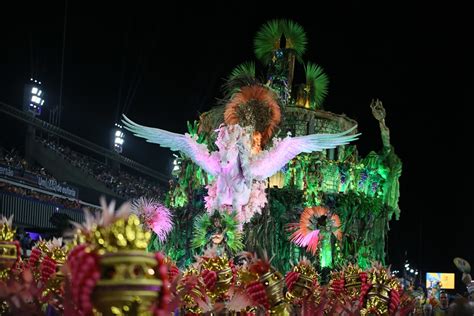 Unidos Da Tijuca Levou As Lendas De Portugal Para A Avenida Em Desfile