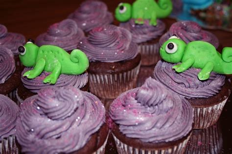 Rapunzel Cake With Lanterns