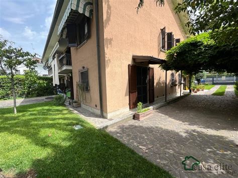 SPLENDIDA VILLA BIFAMILIARE NEL CUORE DI MELEGNANO ImmobiliareCasaElite