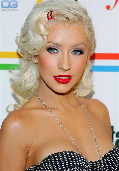 Christina Aguilera nackt, Nacktbilder, Playboy, Nacktfotos, Fakes, Oben