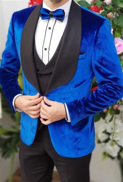 Classic Royal Blue Velvet Smoking Men Suits Elegant Three Pieces