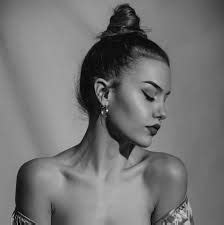 8 Hot Sexy Celia Dail Bikini Pics