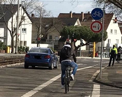 Schwere Unfälle durch Radfahrer in Mainz Bus zu Vollbremsung gezwungen