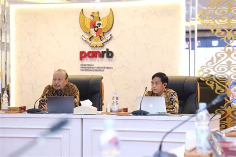 Semua Honorer Wajib Ikut Tes MenPANRB Umumkan Tidak Ada Pengangkatan