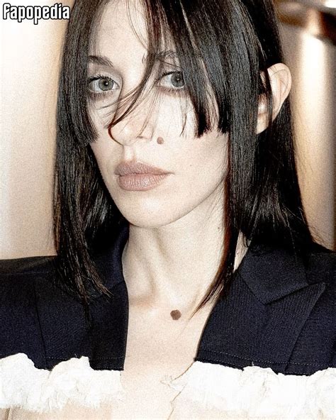 Caroline Polachek Nude OnlyFans Leaks Photo 10864093 Fapopedia