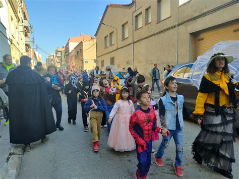 FOTOGALERIA Rua De Carnestoltes De LEscola La Roda De Terrassa 2023