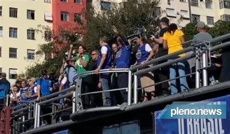 Michelle Bolsonaro Faz Oração Durante Marcha Para Jesus No Rj Fé