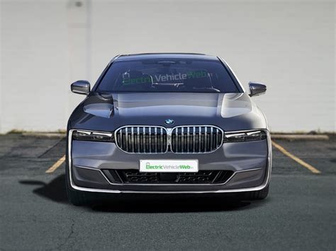 Next-gen BMW 7 Series hybrid could have 100 km Electric range