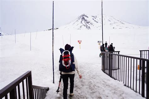 大雪山旭岳 残雪期登山