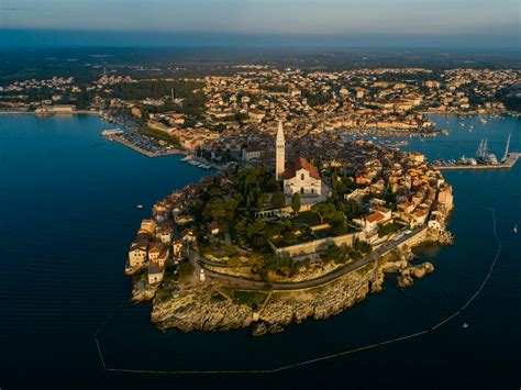 Aerial View of City Buildings · Free Stock Photo