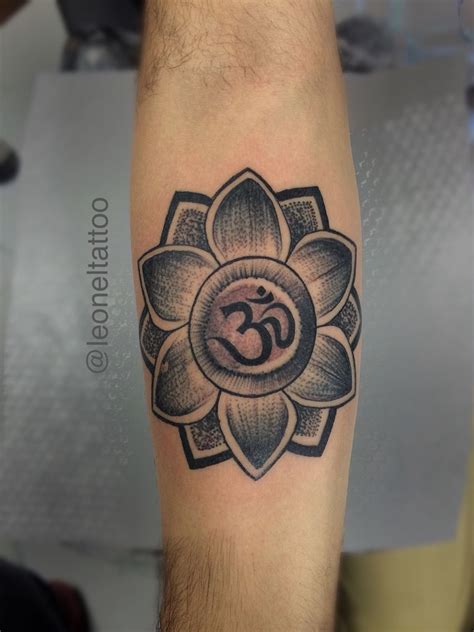 Mandala Om Tattos Tattoo Ideas Mandala Pointillism Tatuajes Style