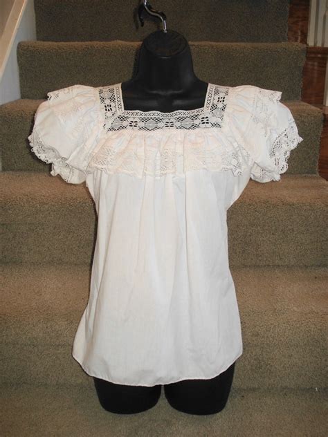 Vintage White And Lace Peasant Blouse Medium