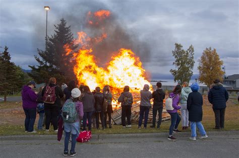 Homer High School celebrates an enchanted forest homecoming | Homer News