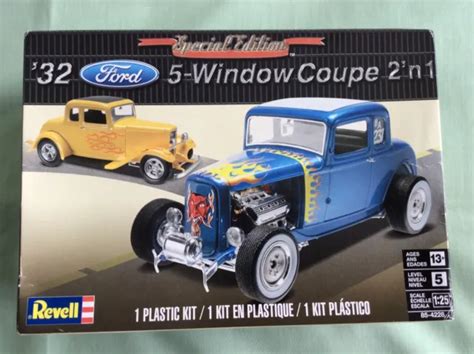 Revell Ford Window Coupe Deuce Model Kit Eur