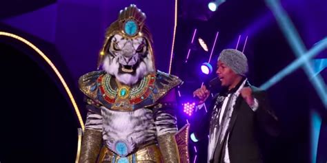 Video The White Tiger Is Unmasked On The Masked Singer