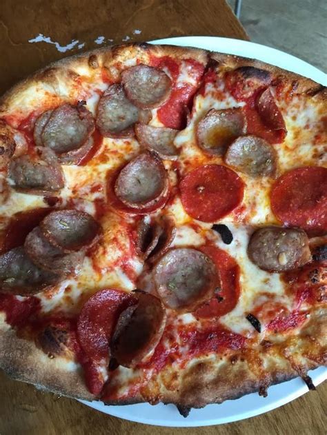 These 12 Pizza Places In Vermont Are So Good That Your Mouth May